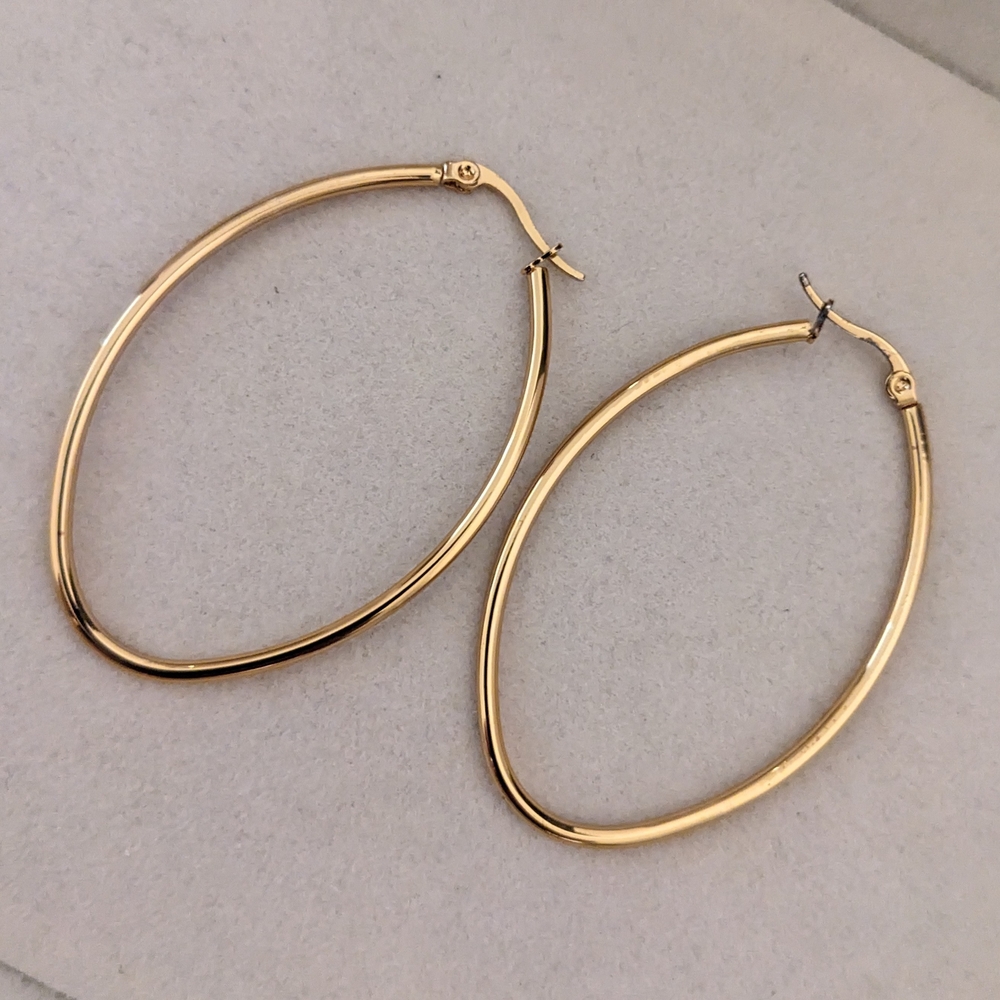 Minimalist Gold Hoop Earrings - Picture 2 of 2
